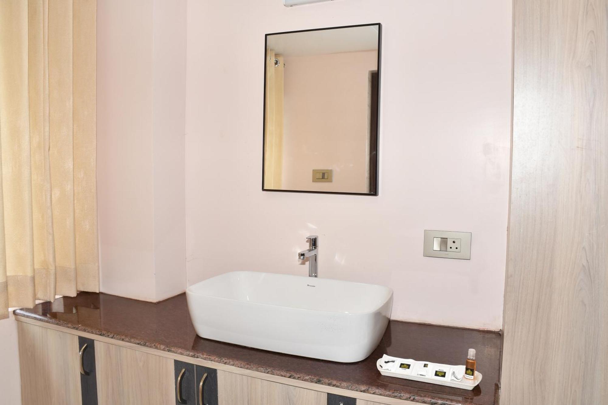 Gb Residency Hotel Ramanathapuram Exterior photo